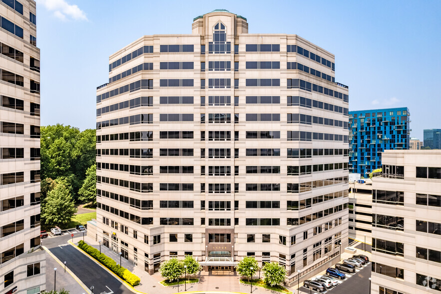 11720 Plaza America Dr, Reston, VA for rent - Building Photo - Image 1 of 4