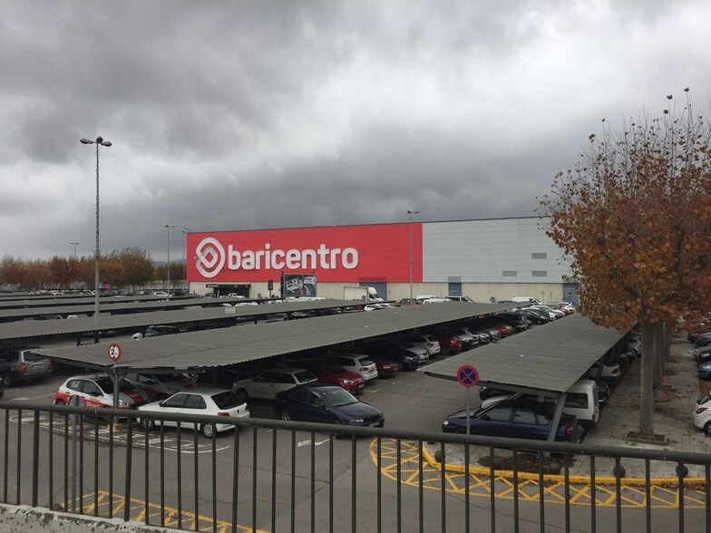 Carrer Vinya, Barberà del Vallès, Barcelona to rent - Building Photo - Image 3 of 6
