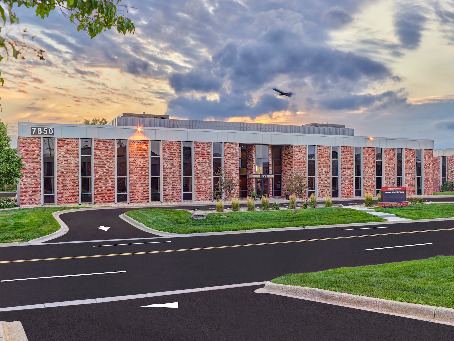 7850 Metro Pky, Bloomington, MN to rent Building Photo- Image 1 of 6