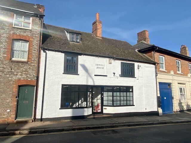 50 High St, Hungerford to rent Building Photo- Image 1 of 4