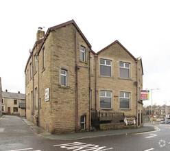 Spring Ln, Colne for rent Building Photo- Image 1 of 16