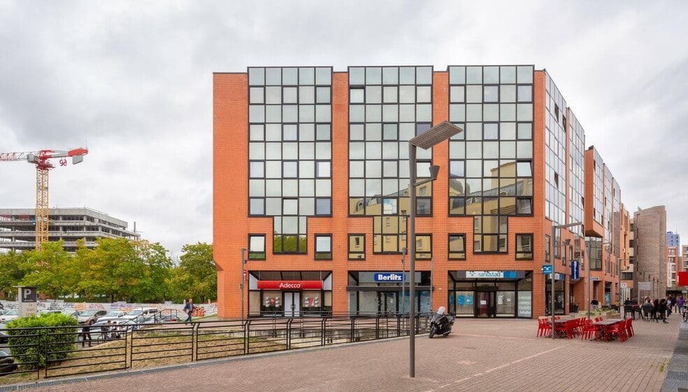 Retail in Cergy to rent - Building Photo - Image 1 of 20