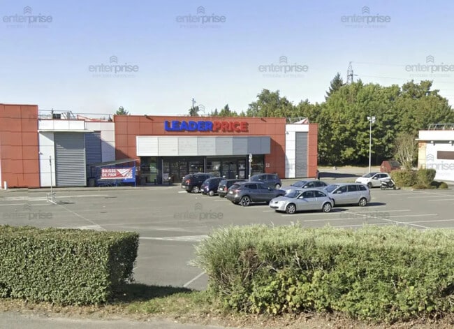 Location Entrepôt 12 982 m² à 27 183 m²