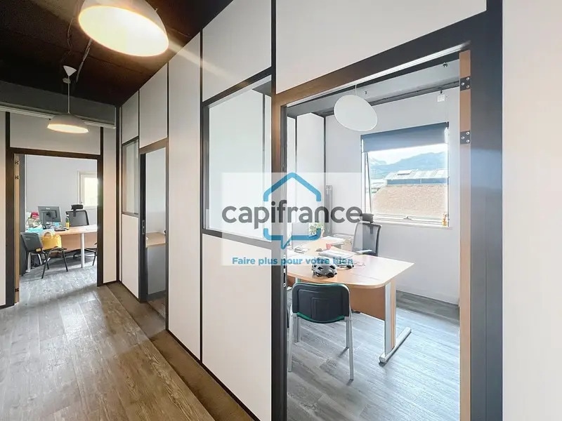 Vente Bureaux 393 m² - Photo 1