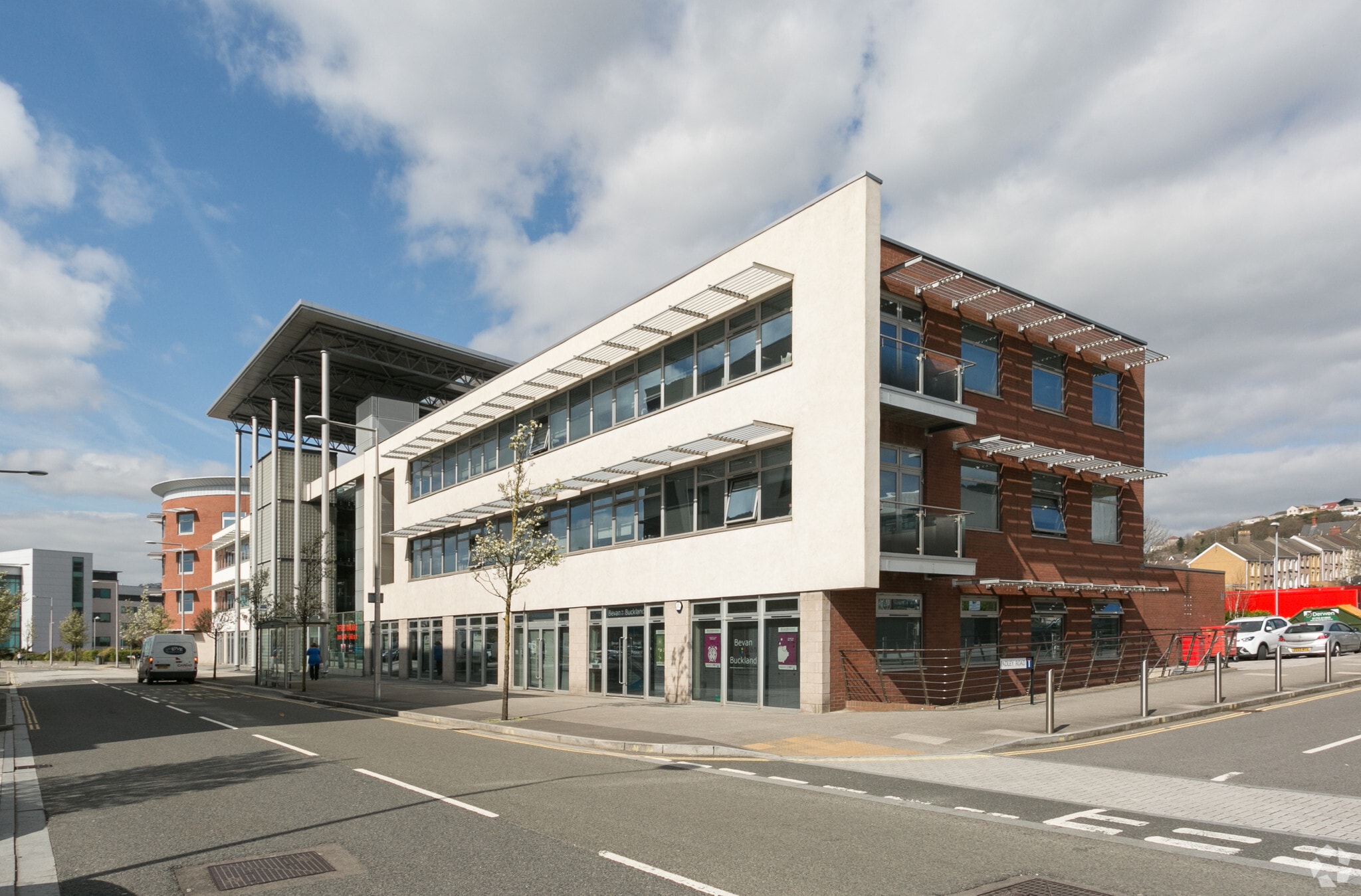 Langdon Rd, Swansea to rent Building Photo- Image 1 of 8