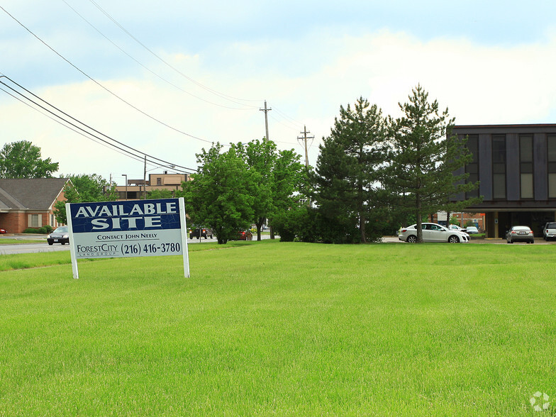 15500 Snow Rd, Brook Park, OH for sale - Primary Photo - Image 1 of 1