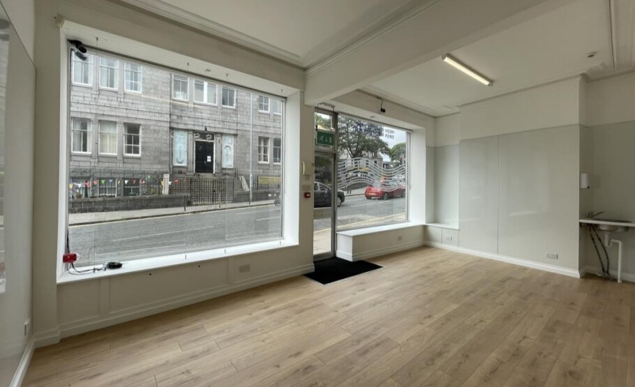 66 Esslemont Ave, Aberdeen to rent Interior Photo- Image 1 of 2