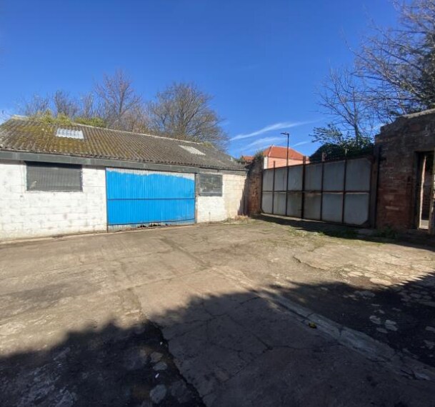 11 Lawson Pl, Dunbar to rent - Primary Photo - Image 1 of 2