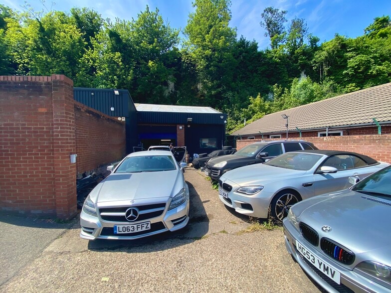 7-10 Station Approach, Hitchin to rent - Building Photo - Image 3 of 6