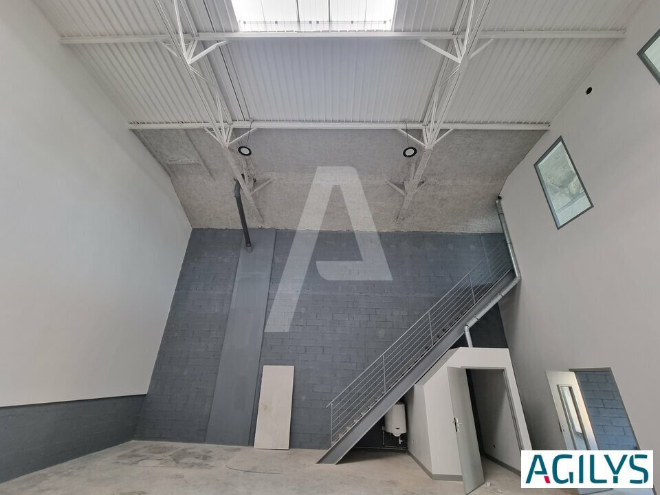 269 Rue Du Maréchal Juin, Vaux-le-Pénil to rent Interior Photo- Image 1 of 18