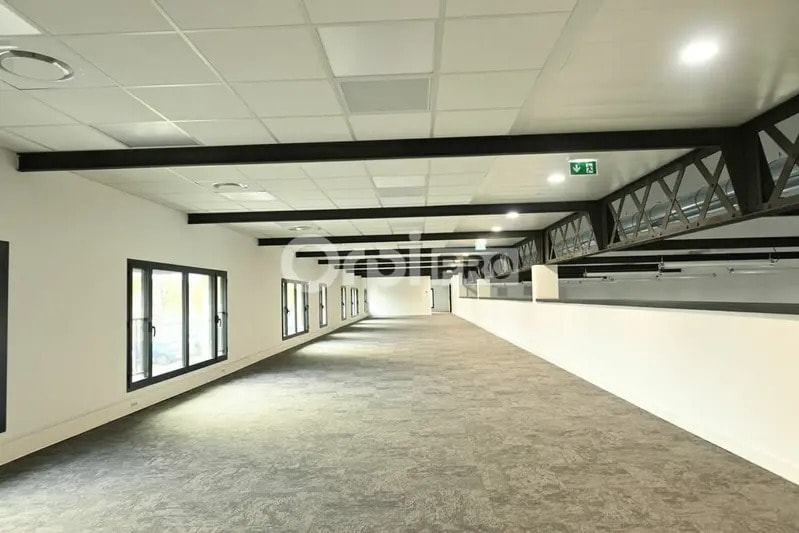 Office in Vénissieux for sale - Interior Photo - Image 3 of 8