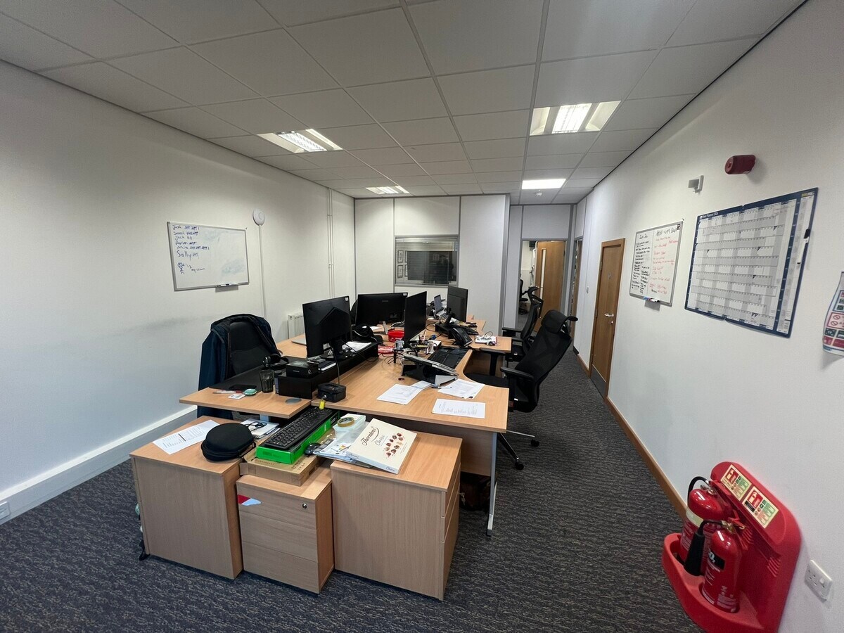 9 George Mann Rd, Leeds, WYK LS10 1DX - Unit 7 - - Interior Photo - Image 2 of 4
