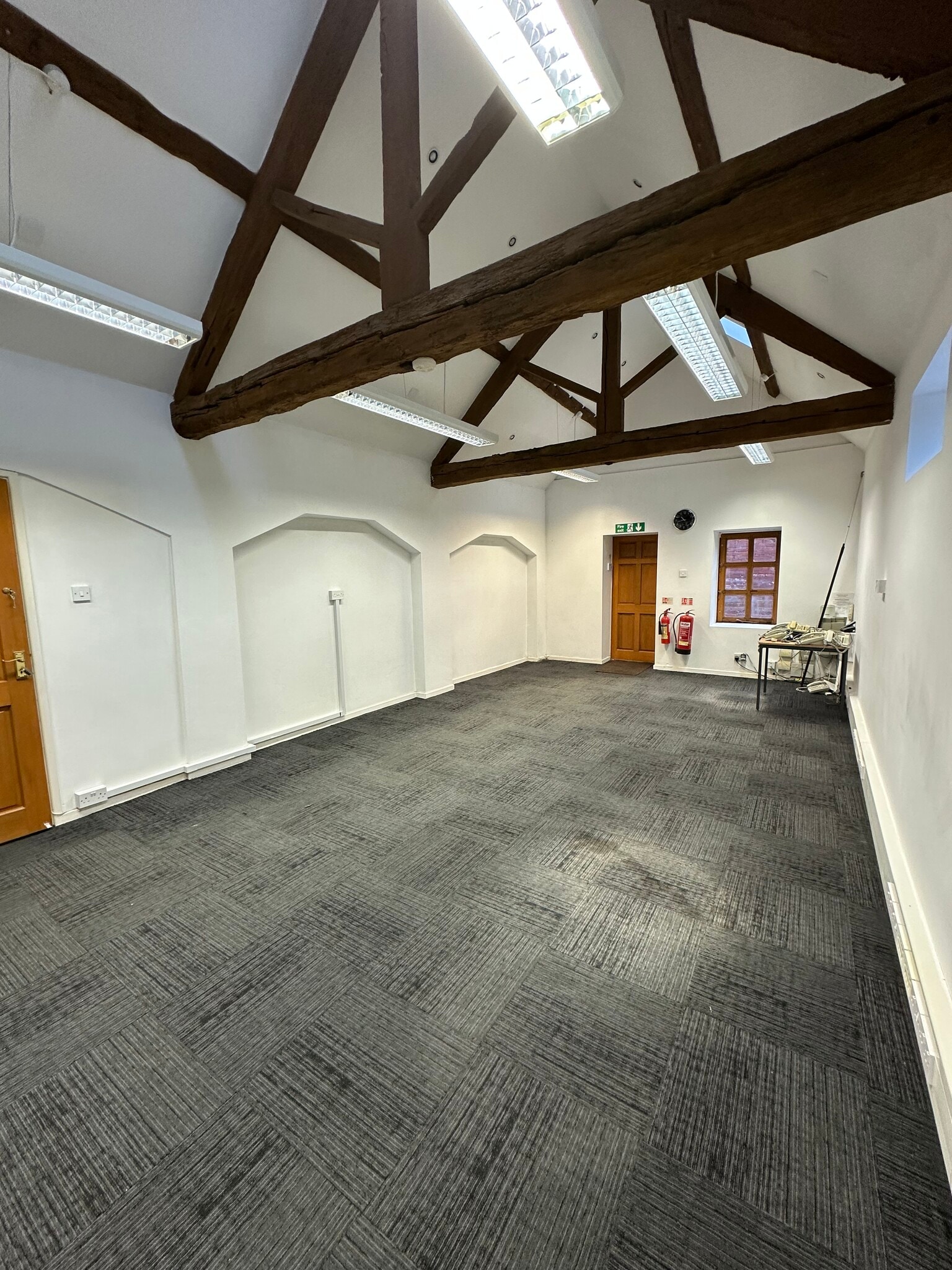 The Old Byre, Packington Hayes, Tamworth Rd, Lichfield to rent Interior Photo- Image 1 of 6