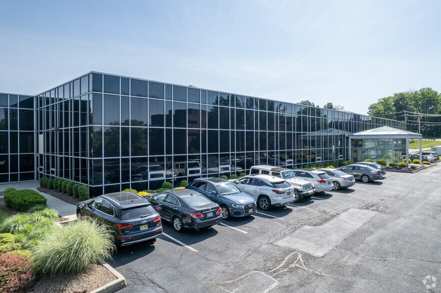 535 E Crescent Ave, Ramsey, NJ to rent - Building Photo - Image 2 of 5