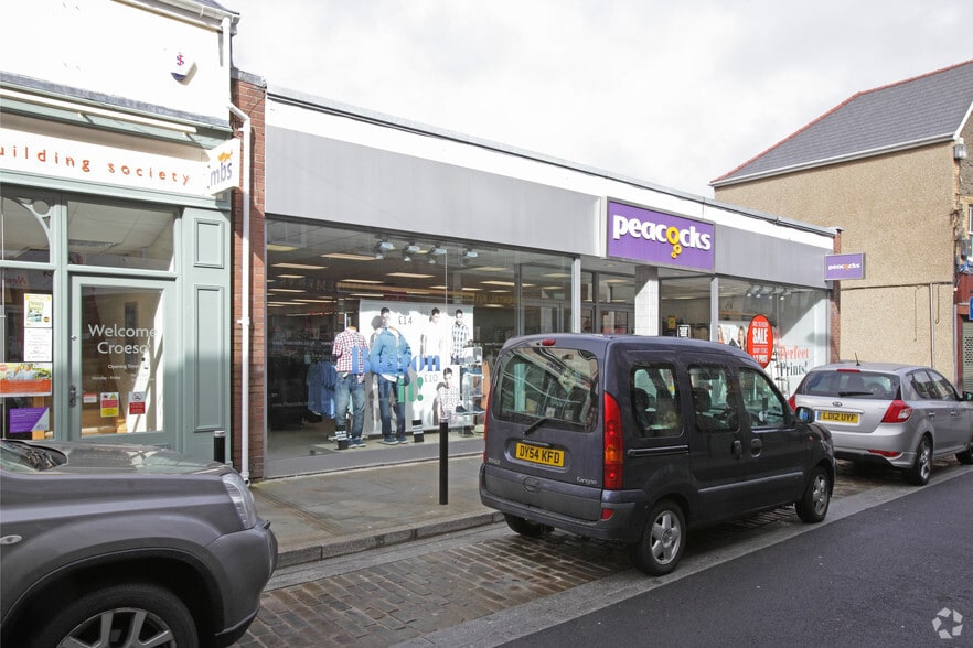 41-44 Church St, Abertillery to rent - Primary Photo - Image 1 of 4