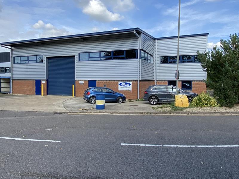 12 Triangle Business Park, Stoke Mandeville for sale Building Photo- Image 1 of 1