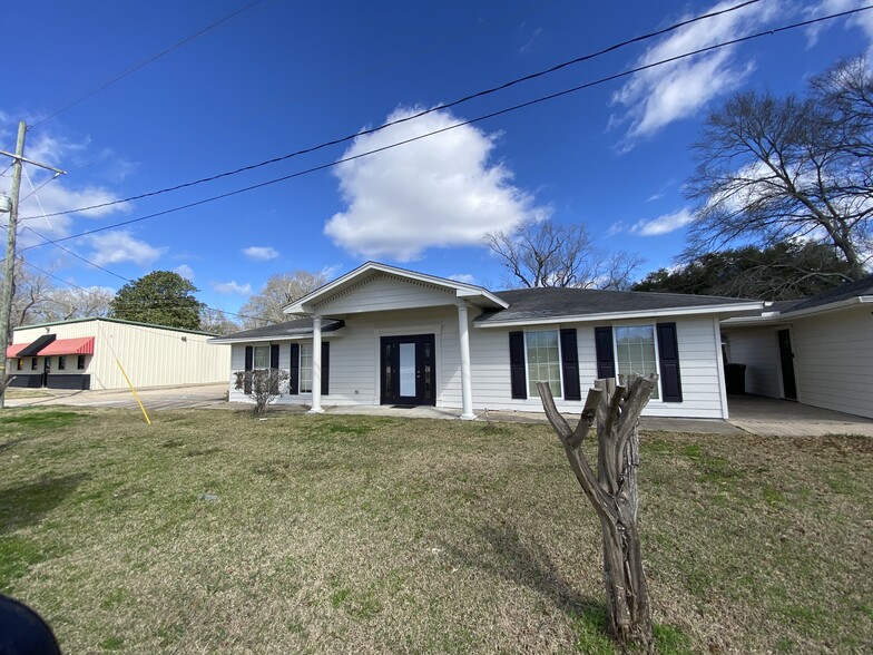 7650 Eastex Fwy, Beaumont, TX for rent - Primary Photo - Image 1 of 20