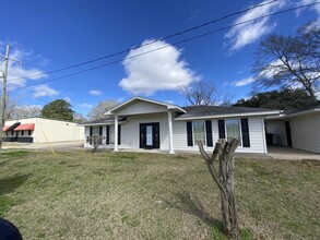 7650 Eastex Fwy, Beaumont, TX for rent Primary Photo- Image 1 of 21