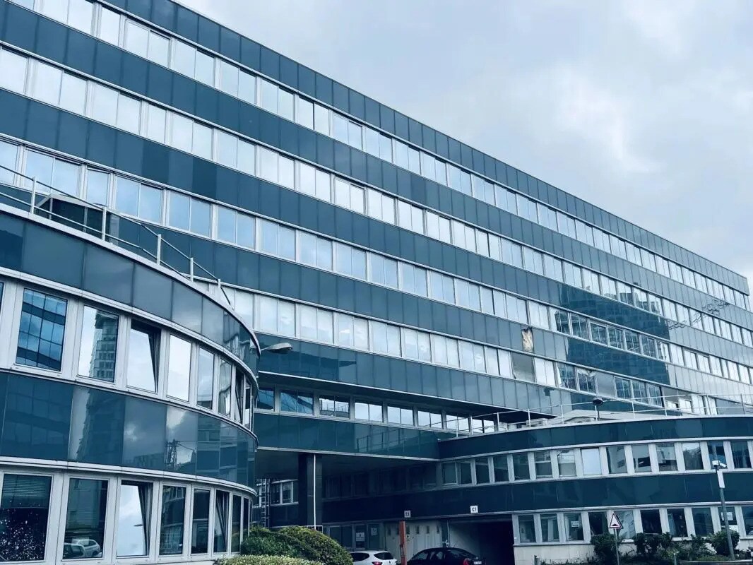 Office in Nanterre for sale Building Photo- Image 1 of 6