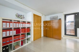 Office / Retail in Barcelona, Barcelona to rent Interior Photo- Image 1 of 19