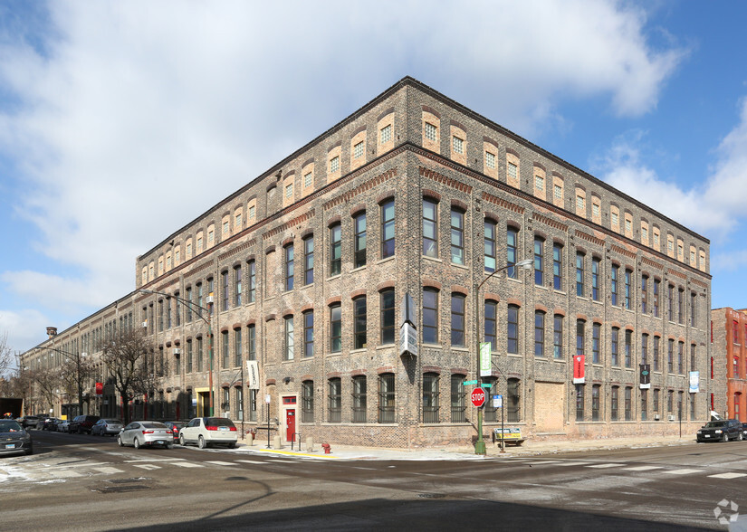 2000-2010 W Fulton St, Chicago, IL for sale - Primary Photo - Image 1 of 1