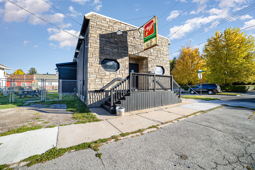 1317 Cass Ave, Bay City, MI for sale - Building Photo - Image 1 of 17