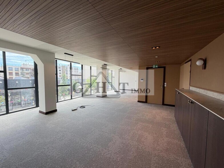 Office in Saint-Maur-des-Fossés to rent - Interior Photo - Image 3 of 7