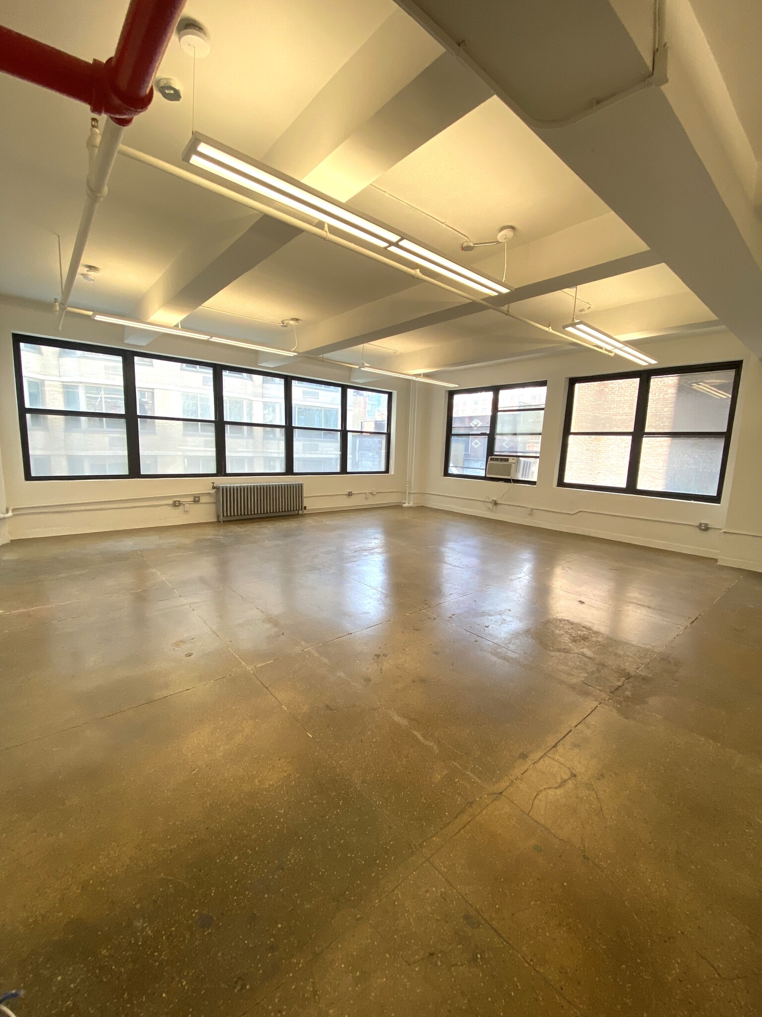 330 W 38th St, New York, NY for rent Interior Photo- Image 1 of 3