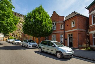 3 Hope Dr, Nottingham for rent Building Photo- Image 1 of 11