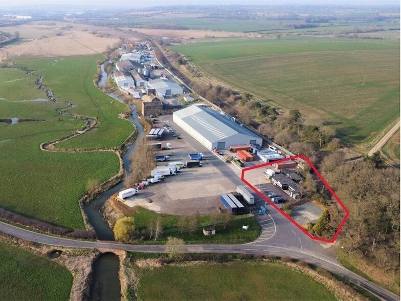 Twyford Rd, Banbury to rent - Building Photo - Image 1 of 11