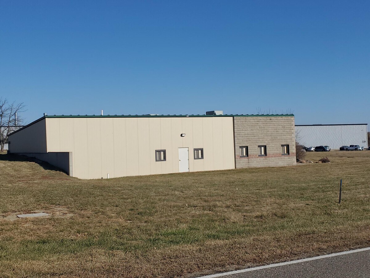 1840 Lundberg Dr W, Spirit Lake, IA 51360 UK