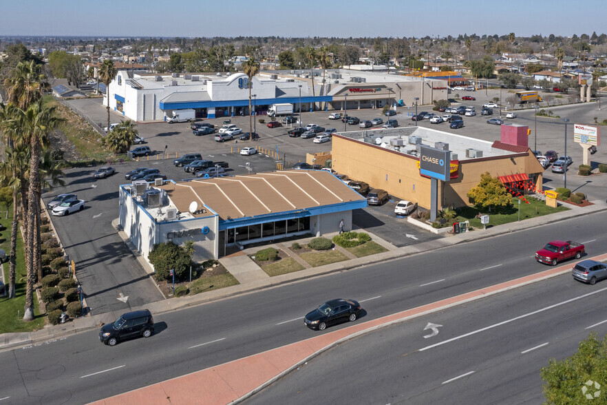 2680 Mount Vernon Ave, Bakersfield, CA for rent - Aerial - Image 2 of 5