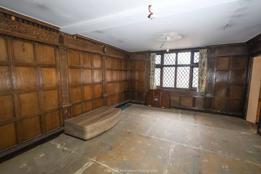 8 Queen St, Salisbury to rent - Building Photo - Image 2 of 3