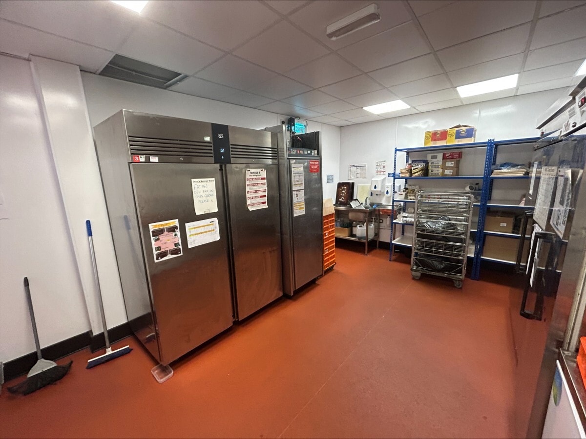 70 Bridge Pl, Worksop for sale Primary Photo- Image 1 of 1