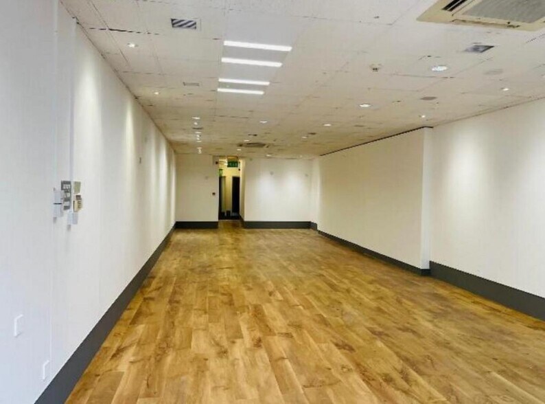 33-35 Carr St, Ipswich to rent - Building Photo - Image 3 of 4