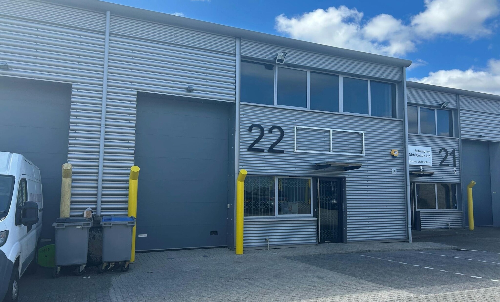 Lovelace Rd, Bracknell to rent Building Photo- Image 1 of 2