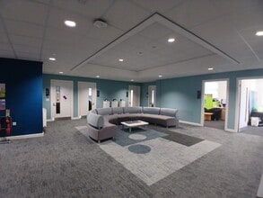 Queen St, Huddersfield to rent Interior Photo- Image 1 of 8