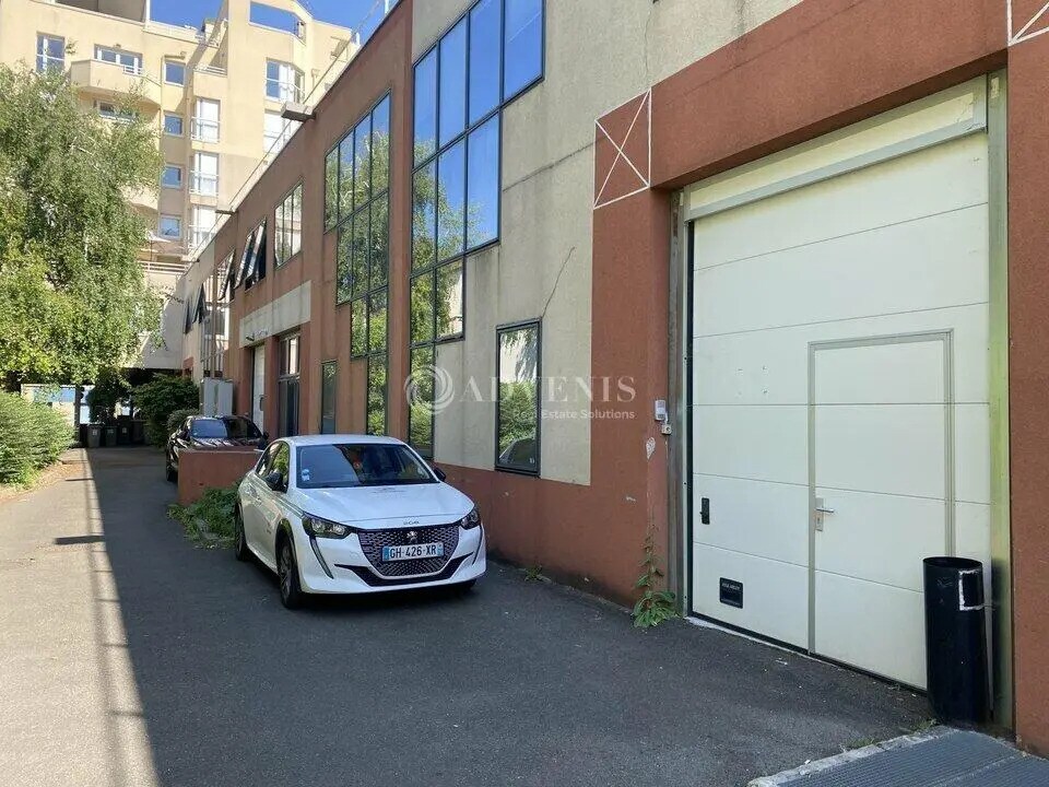 Office in Vanves to rent Building Photo- Image 1 of 7