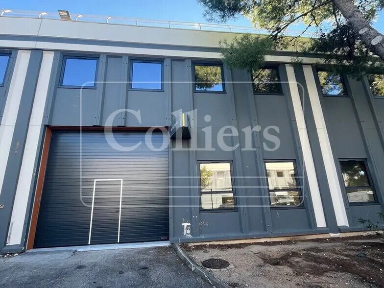 Office in Vitrolles to rent - Building Photo - Image 1 of 7