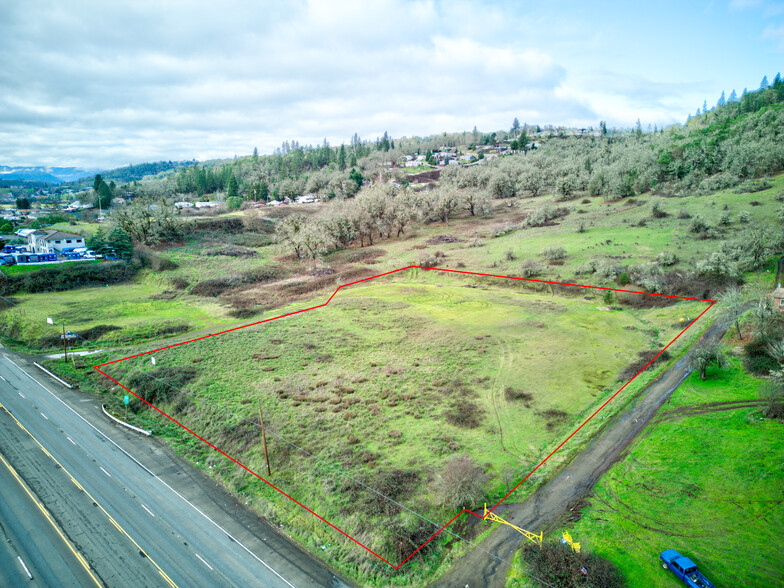 3110 NE Diamond Lake Blvd, Roseburg, OR for sale - Primary Photo - Image 1 of 29