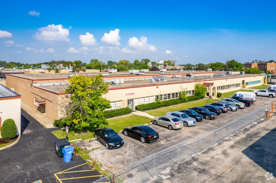 6500 N Lincoln Ave, Lincolnwood, IL for rent - Building Photo - Image 3 of 10