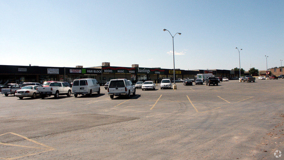 Broadway at Hailey St, Sweetwater, TX for rent - Building Photo - Image 1 of 1