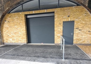 86-87 Cable St, London to rent Building Photo- Image 1 of 1