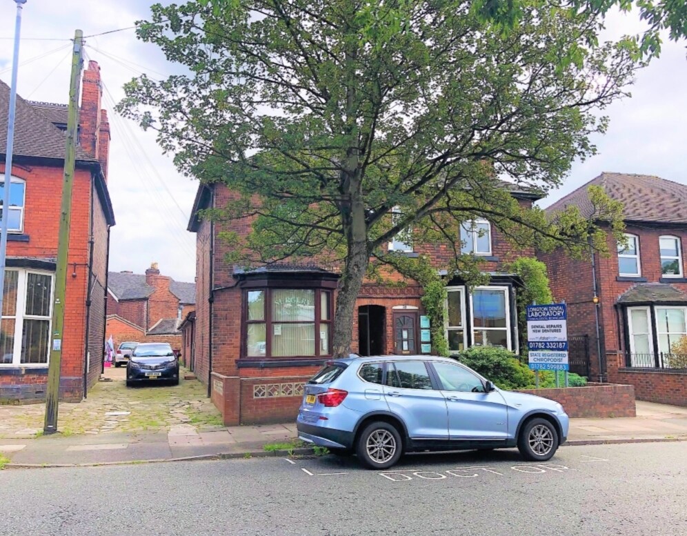 16 Rosslyn Rd, Stoke On Trent for sale Primary Photo- Image 1 of 1