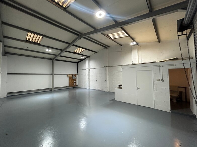 Grace Rd, Sheerness to rent - Building Photo - Image 3 of 7