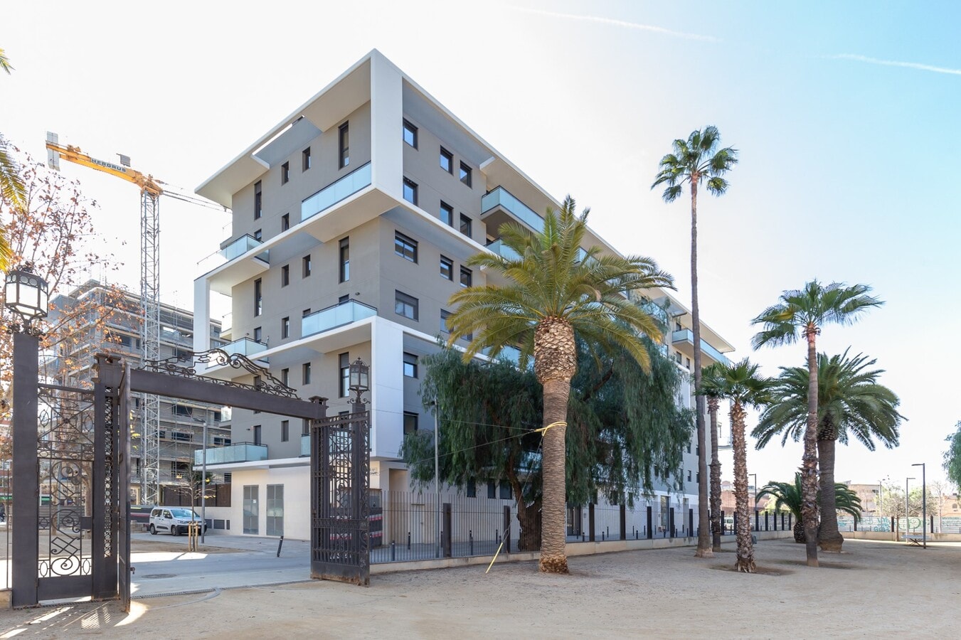 L'Hospitalet de Llobregat, BAR 08901 - Unit - - - Interior Photo - Image 1 of 5