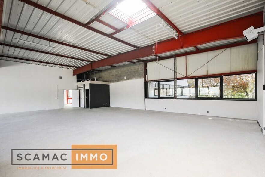 Industrial in Villebon-sur-Yvette to rent - Building Photo - Image 3 of 6