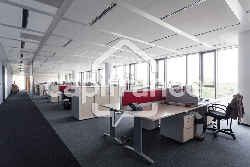 Office in Dardilly to rent Interior Photo- Image 1 of 5