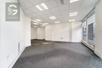 8 Stoneleigh Park Rd, Epsom to rent Interior Photo- Image 2 of 6