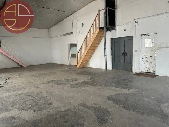 Location Entrepôt 370 m² - Photo 1